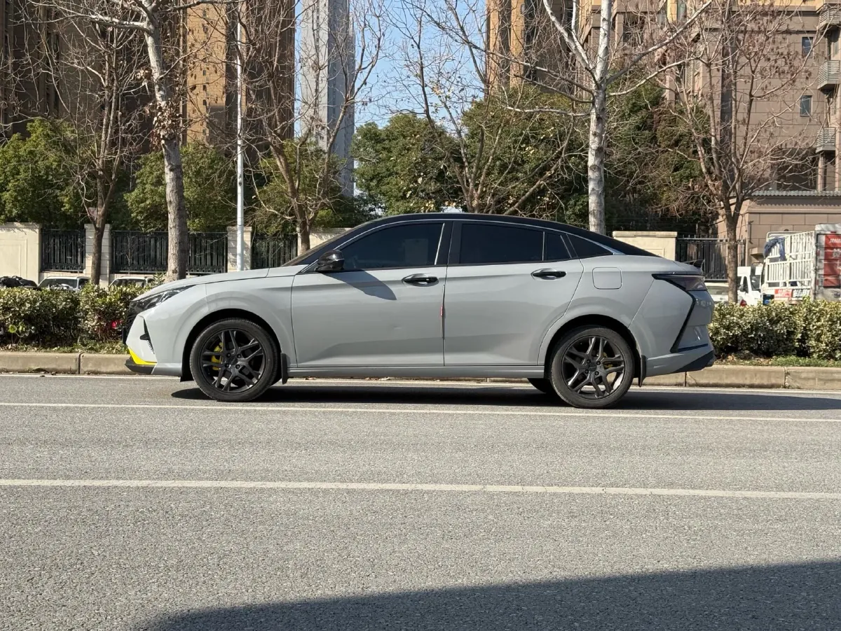 2023 DongFeng Aeolus YiXuan 1.5T 197HP L4 6DCT,autocango,china used car exporter,china ev exporter,chinese used car exporter,chinese used ev exporter