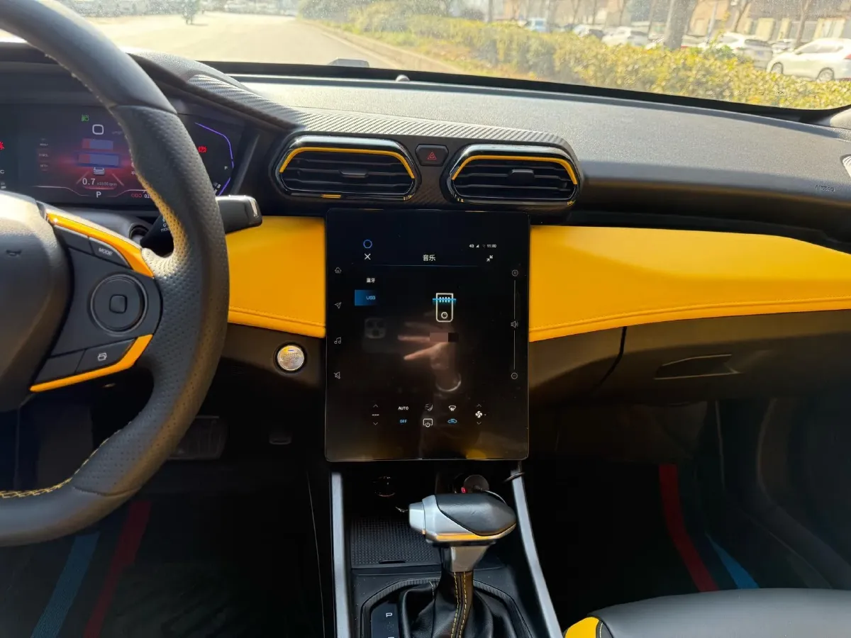 2023 DongFeng Aeolus YiXuan 1.5T 197HP L4 6DCT,autocango,china used car exporter,china ev exporter,chinese used car exporter,chinese used ev exporter