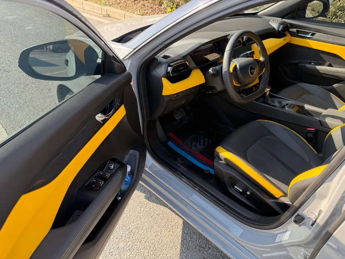 2023 DongFeng Aeolus YiXuan 1.5T 197HP L4 6DCT,autocango,china used car exporter,china ev exporter,chinese used car exporter,chinese used ev exporter