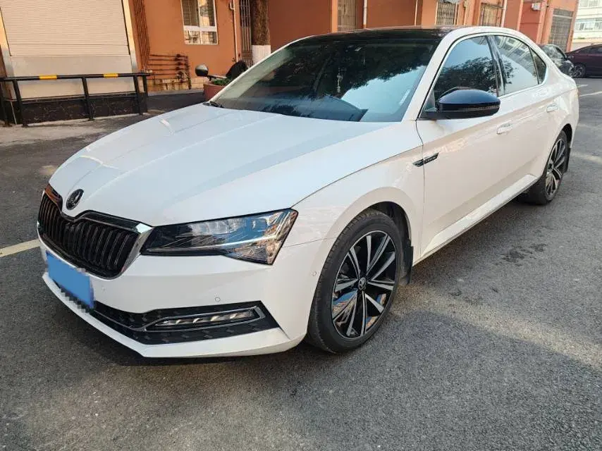 2022 Skoda Superb 2.0T 186HP L4 7DCT