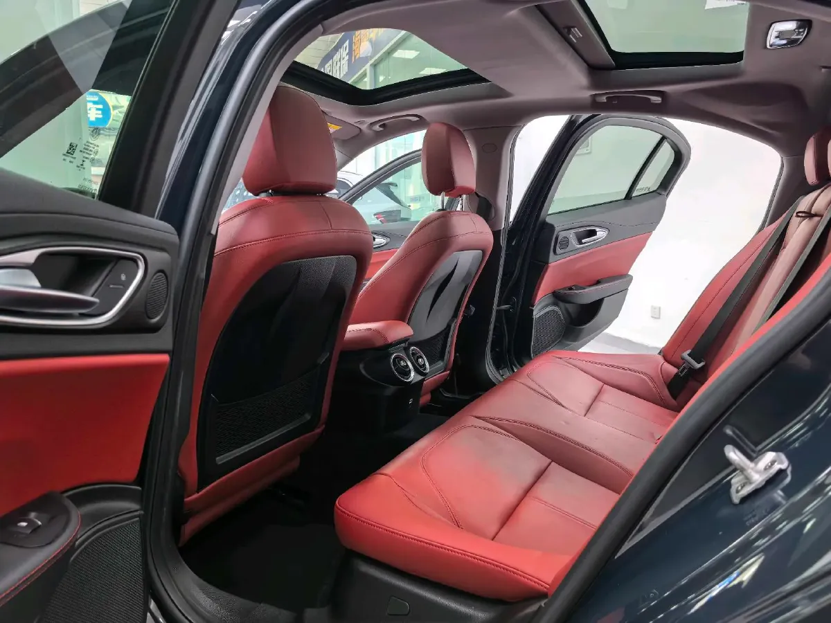 2017 Ford Mustang 2.3T 314HP L4 6AT,autocango,china used car exporter,china ev exporter,chinese used car exporter,chinese used ev exporter