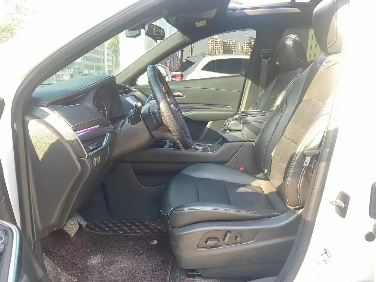 2022 Cadillac XT4 2.0T 237HP L4 9AT,autocango,china used car exporter,china ev exporter,chinese used car exporter,chinese used ev exporter