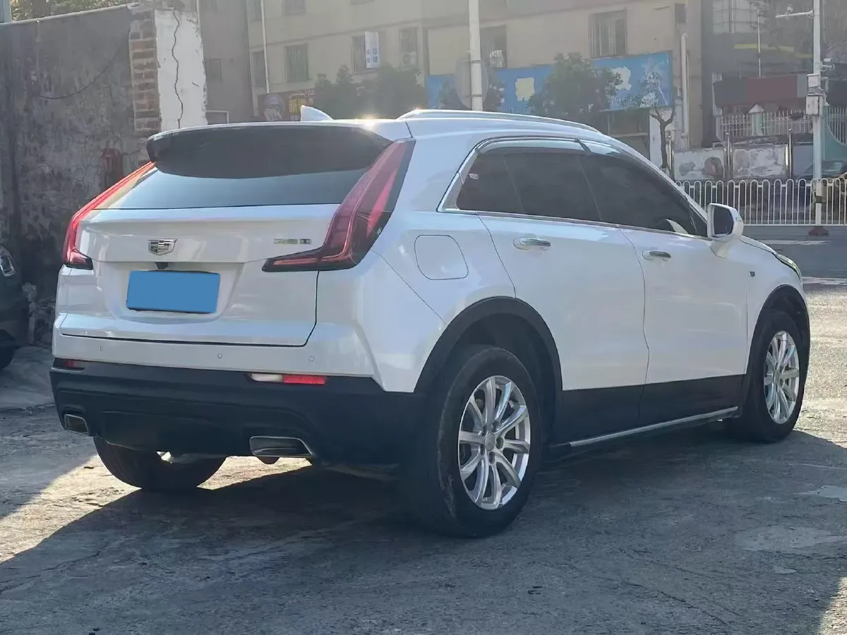 2022 Cadillac XT4 2.0T 237HP L4 9AT,autocango,china used car exporter,china ev exporter,chinese used car exporter,chinese used ev exporter