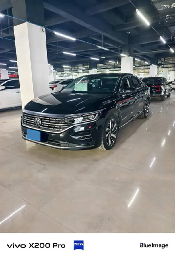 2023 Volkswagen Passat 2.0T 186HP L4 7DCT