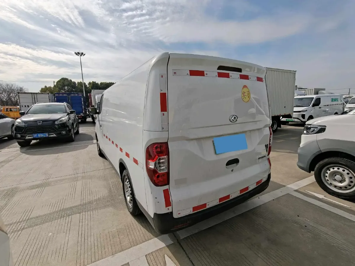 2021 Venucia Grand V 1.5T 190HP L4 7DCT,autocango,china used car exporter,china ev exporter,chinese used car exporter,chinese used ev exporter