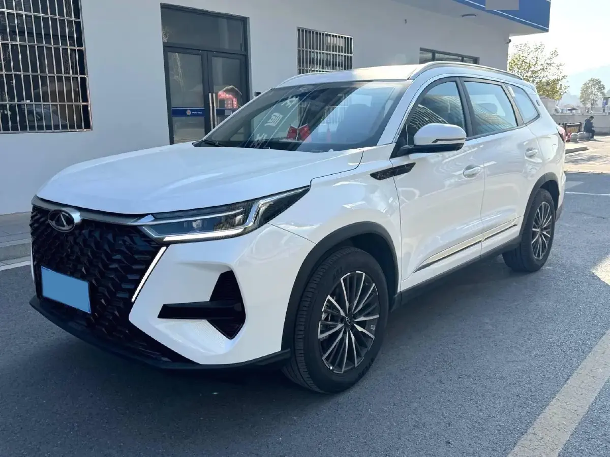 2025 Chery Tiggo 8 PRO 1.6T 197HP L4 7DCT