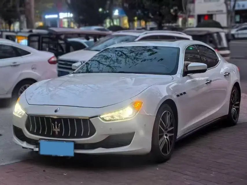 2018 Maserati Ghibli 3.0T 350HP V6 8AT