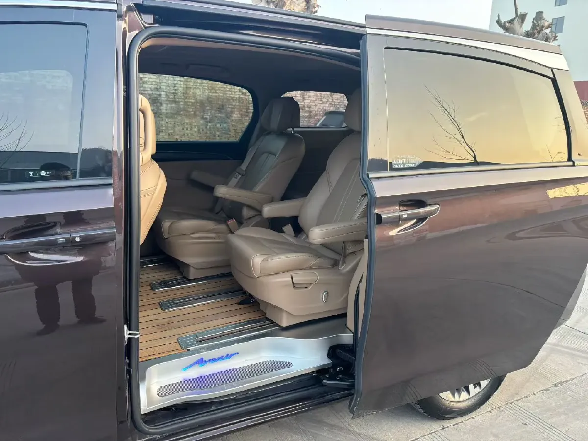 2021 Buick GL8 2.0T 237HP L4 9AT,autocango,china used car exporter,china ev exporter,chinese used car exporter,chinese used ev exporter