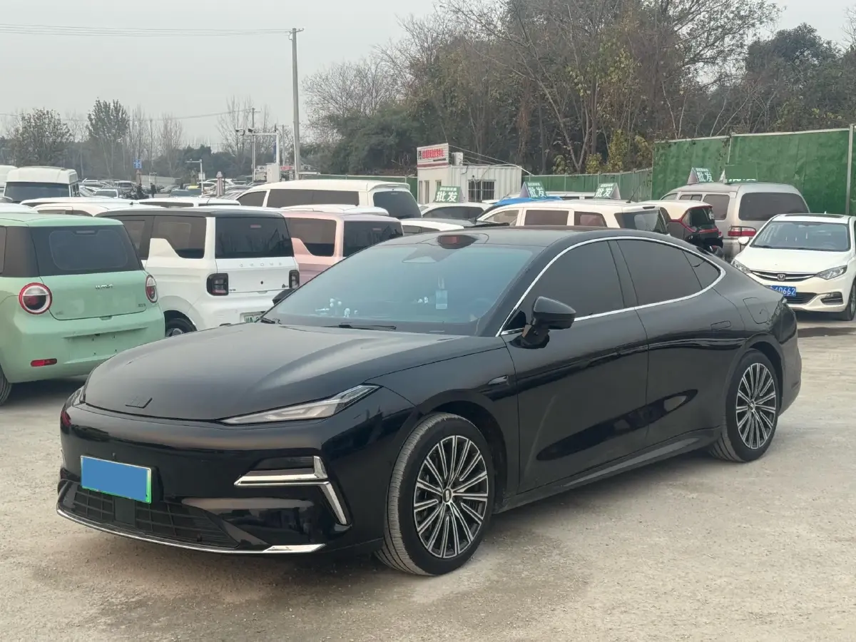 2025 Geely Galaxy Starshine 8 1.5T 163HP L4 3DHT PHEV 27.69KWH