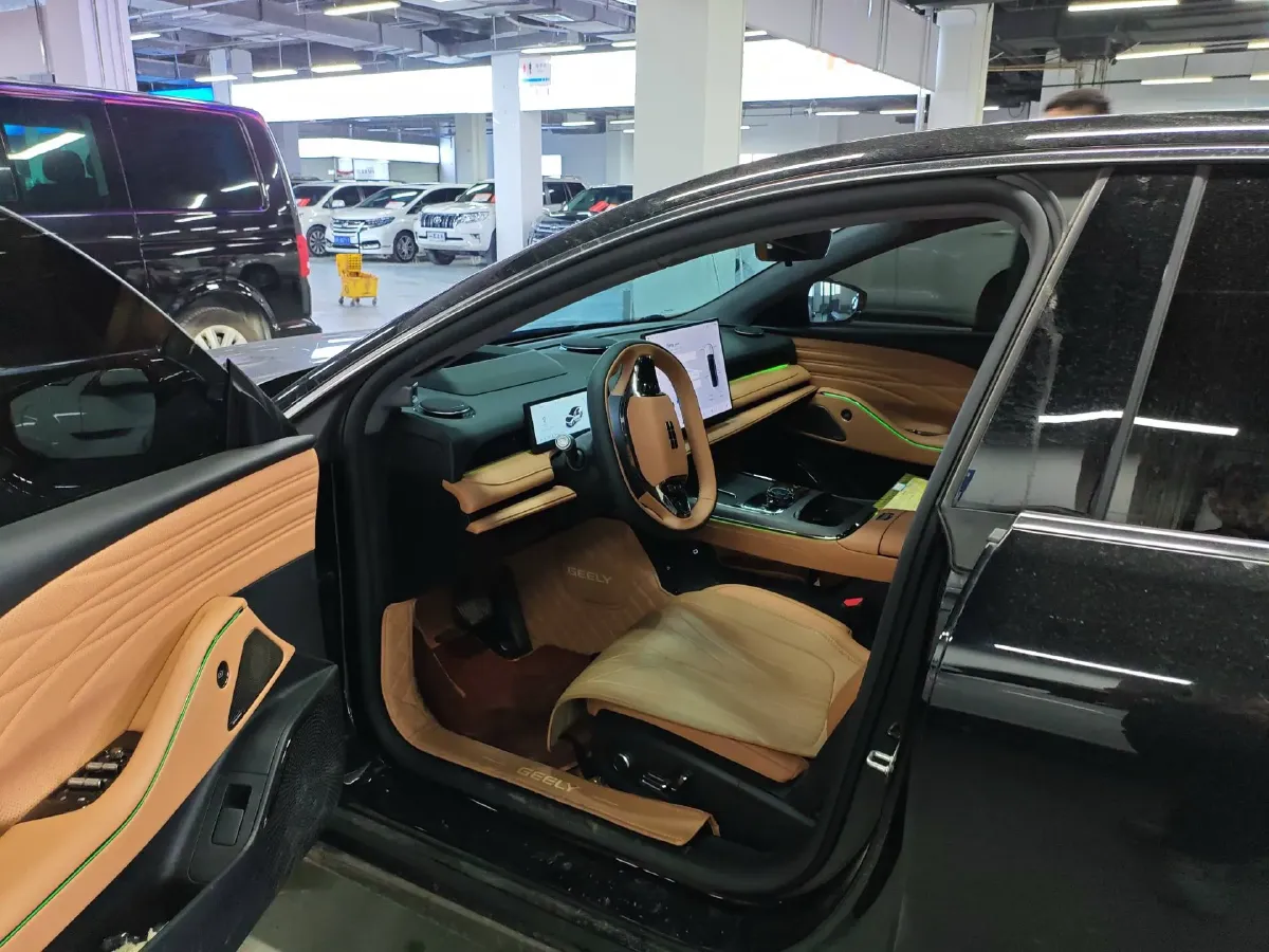 2025 Geely Galaxy Starshine 8 1.5T 163HP L4 3DHT PHEV 27.69KWH,autocango,china used car exporter,china ev exporter,chinese used car exporter,chinese used ev exporter