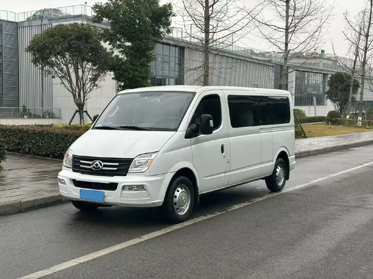 2021 MAXUS XinTu V80 2.0T 139HP L4 6MT