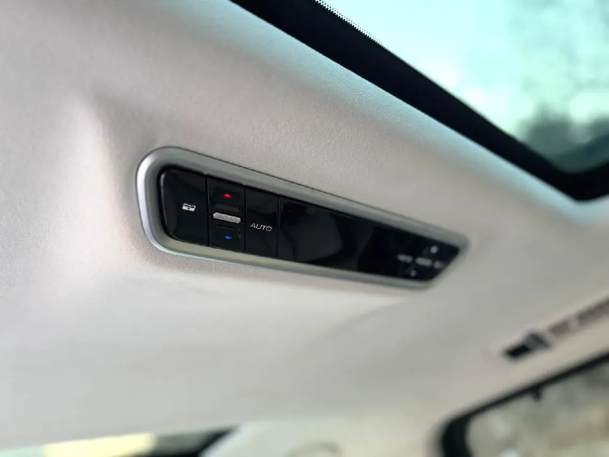 2024 Mercedes-Benz C Class 1.5T 204HP L4 9AT,autocango,china used car exporter,china ev exporter,chinese used car exporter,chinese used ev exporter