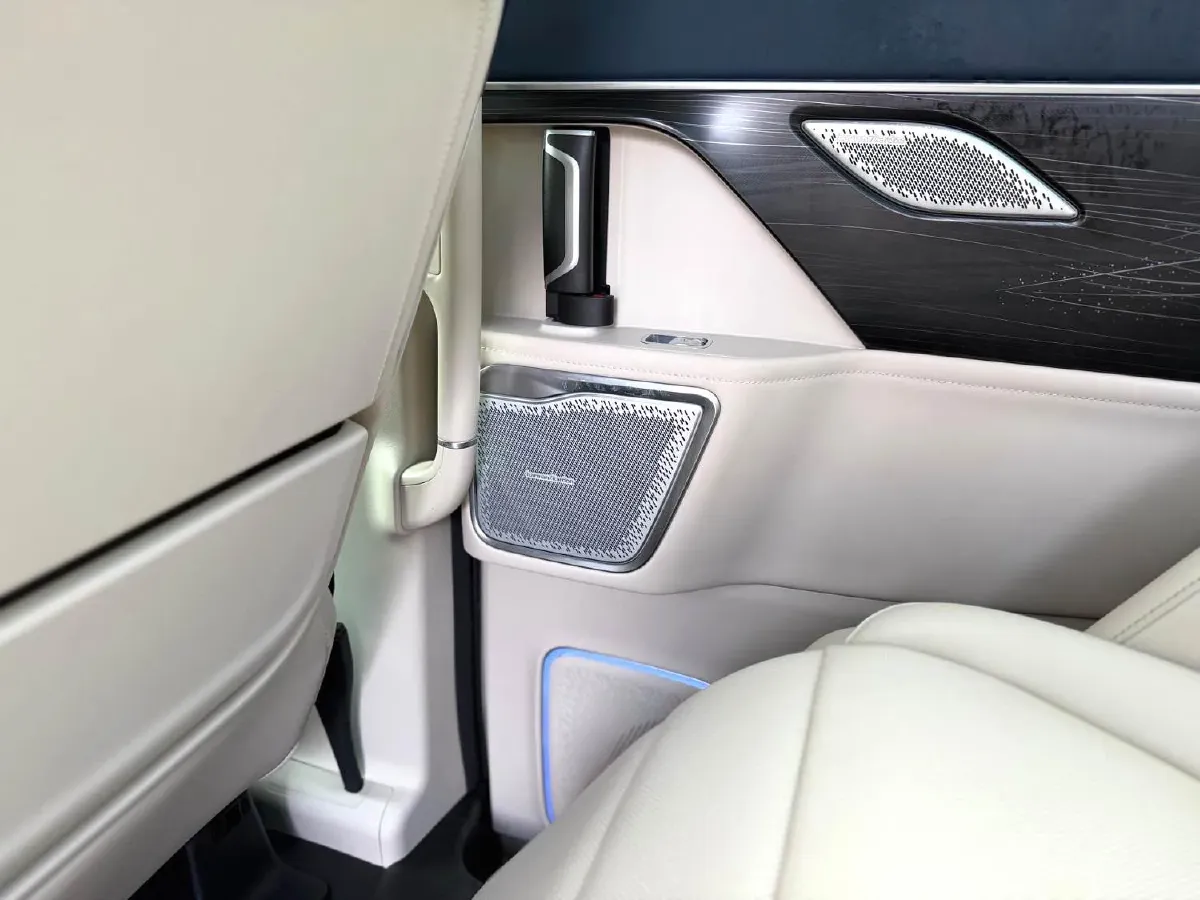 2024 Mercedes-Benz C Class 1.5T 204HP L4 9AT,autocango,china used car exporter,china ev exporter,chinese used car exporter,chinese used ev exporter