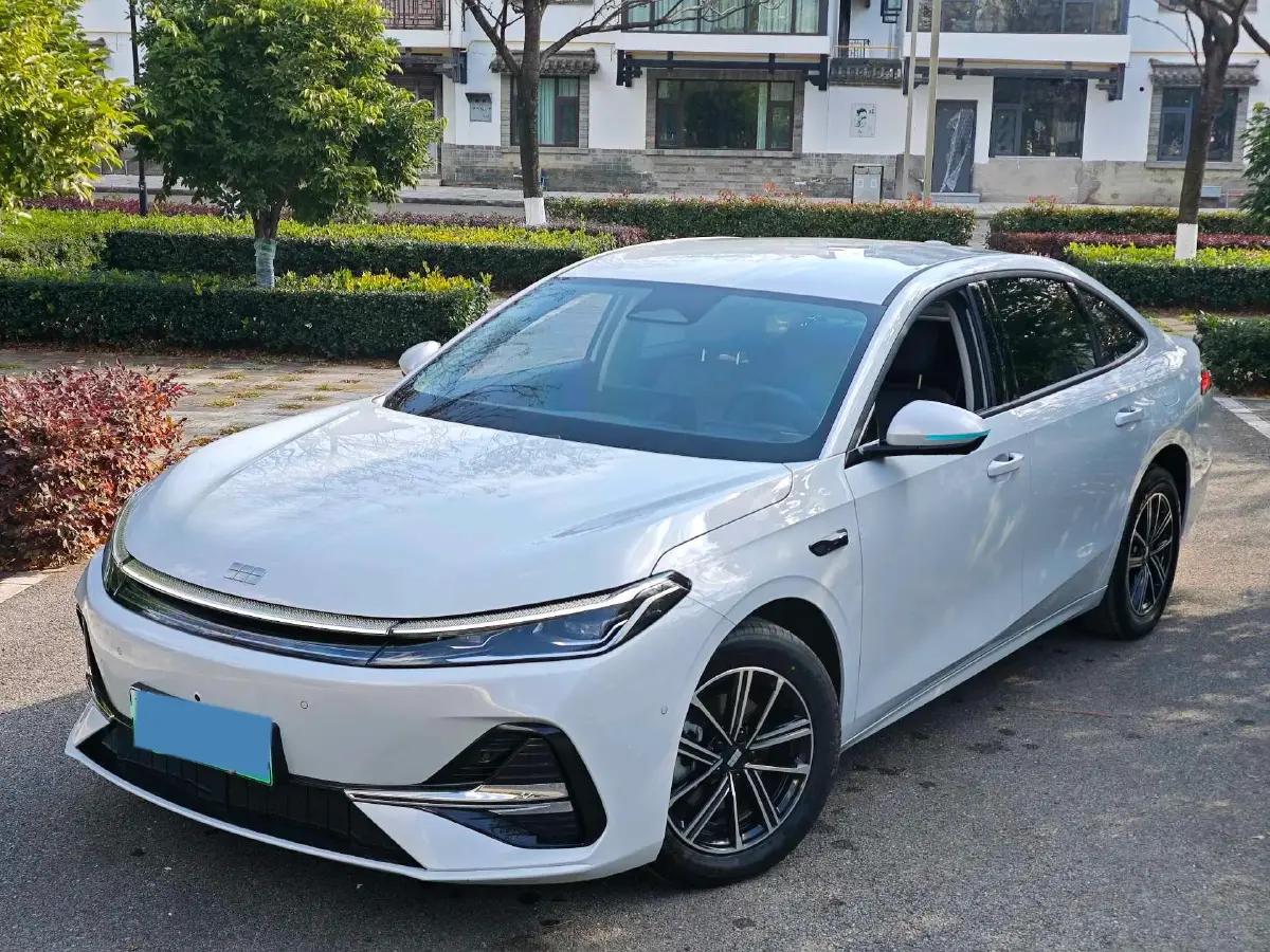 2025 Geely Galaxy A7 1.5L 112HP L4 1DHT PHEV