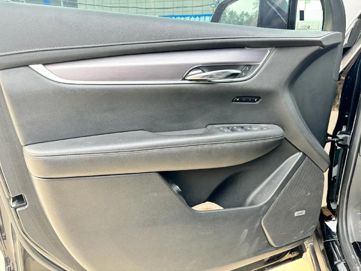 2021 Cadillac XT6 2.0T 237HP L4 9AT,autocango,china used car exporter,china ev exporter,chinese used car exporter,chinese used ev exporter