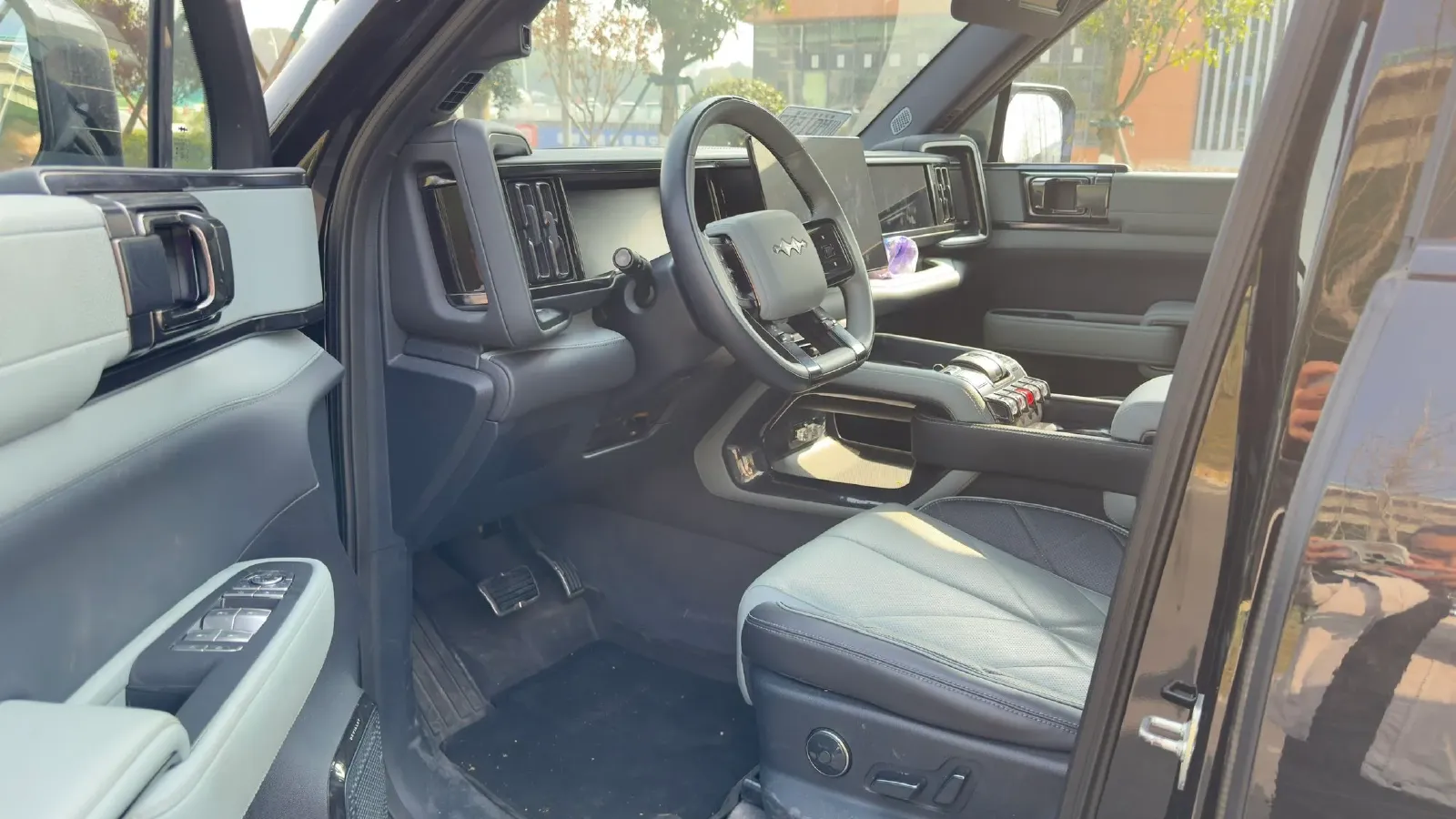 2023 FangChengBao Bao 5 1.5T 194HP L4 E-CVT PHEV 31.8KWH,autocango,china used car exporter,china ev exporter,chinese used car exporter,chinese used ev exporter