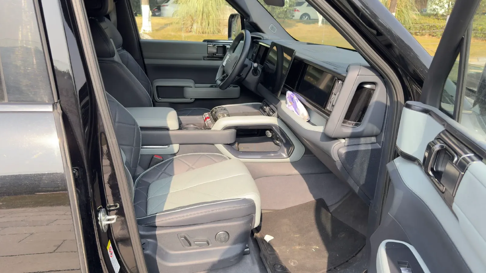 2023 FangChengBao Bao 5 1.5T 194HP L4 E-CVT PHEV 31.8KWH,autocango,china used car exporter,china ev exporter,chinese used car exporter,chinese used ev exporter