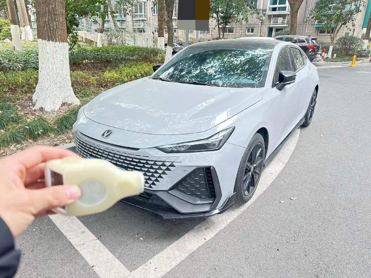 2022 ChangAn UNI-V 2.0T 233HP L4 8AT