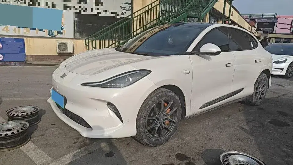 2025 IM LS6 BEV 75KWH