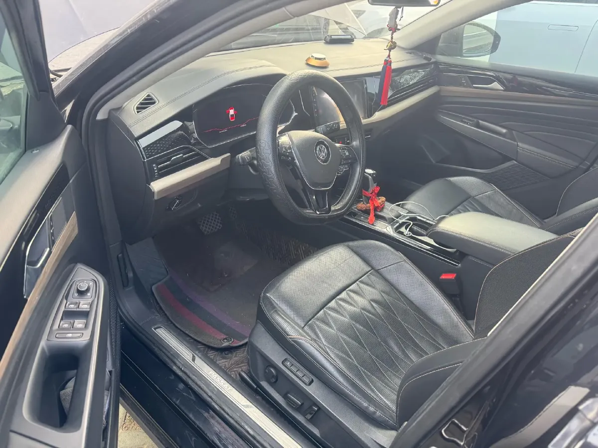 2019 Volvo V40 1.5T 152HP L4 6AT,autocango,china used car exporter,china ev exporter,chinese used car exporter,chinese used ev exporter