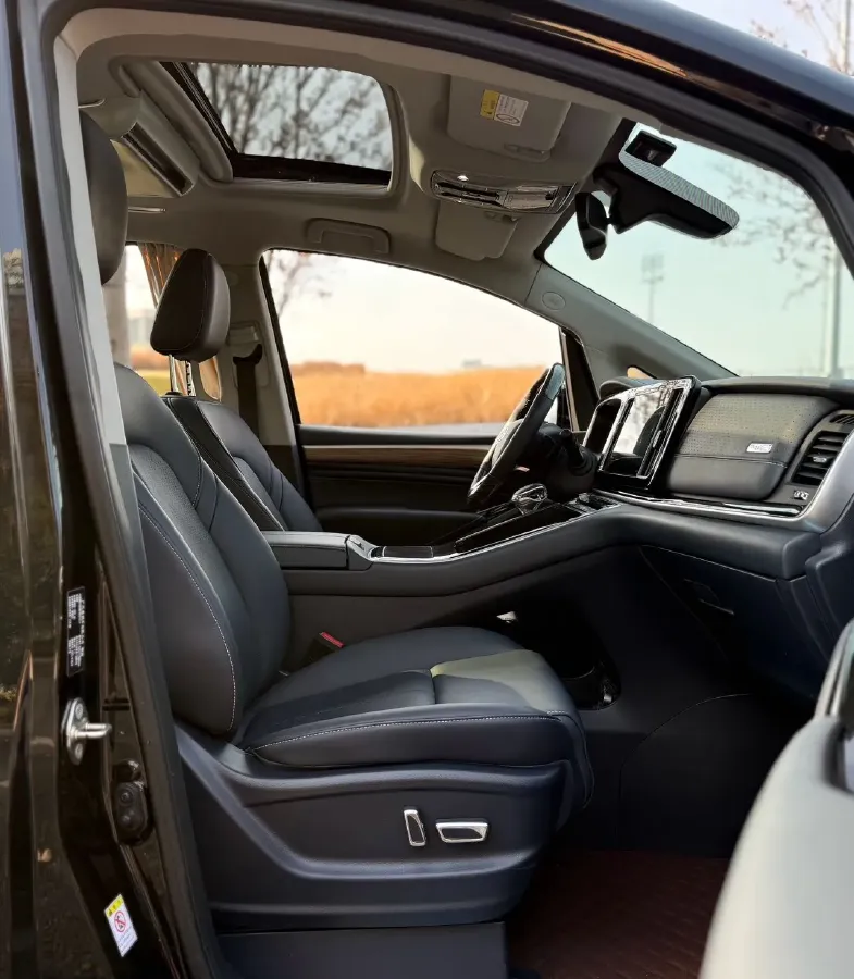 2021 GAC Trumpchi M8 2.0T 252HP L4 8AT,autocango,china used car exporter,china ev exporter,chinese used car exporter,chinese used ev exporter