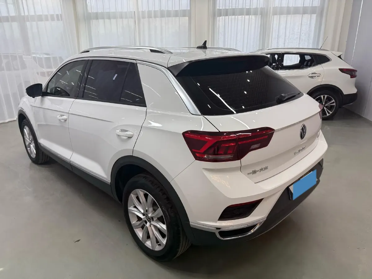 2022 Volkswagen T-Roc 1.4T 150HP L4 7DCT,autocango,china used car exporter,china ev exporter,chinese used car exporter,chinese used ev exporter
