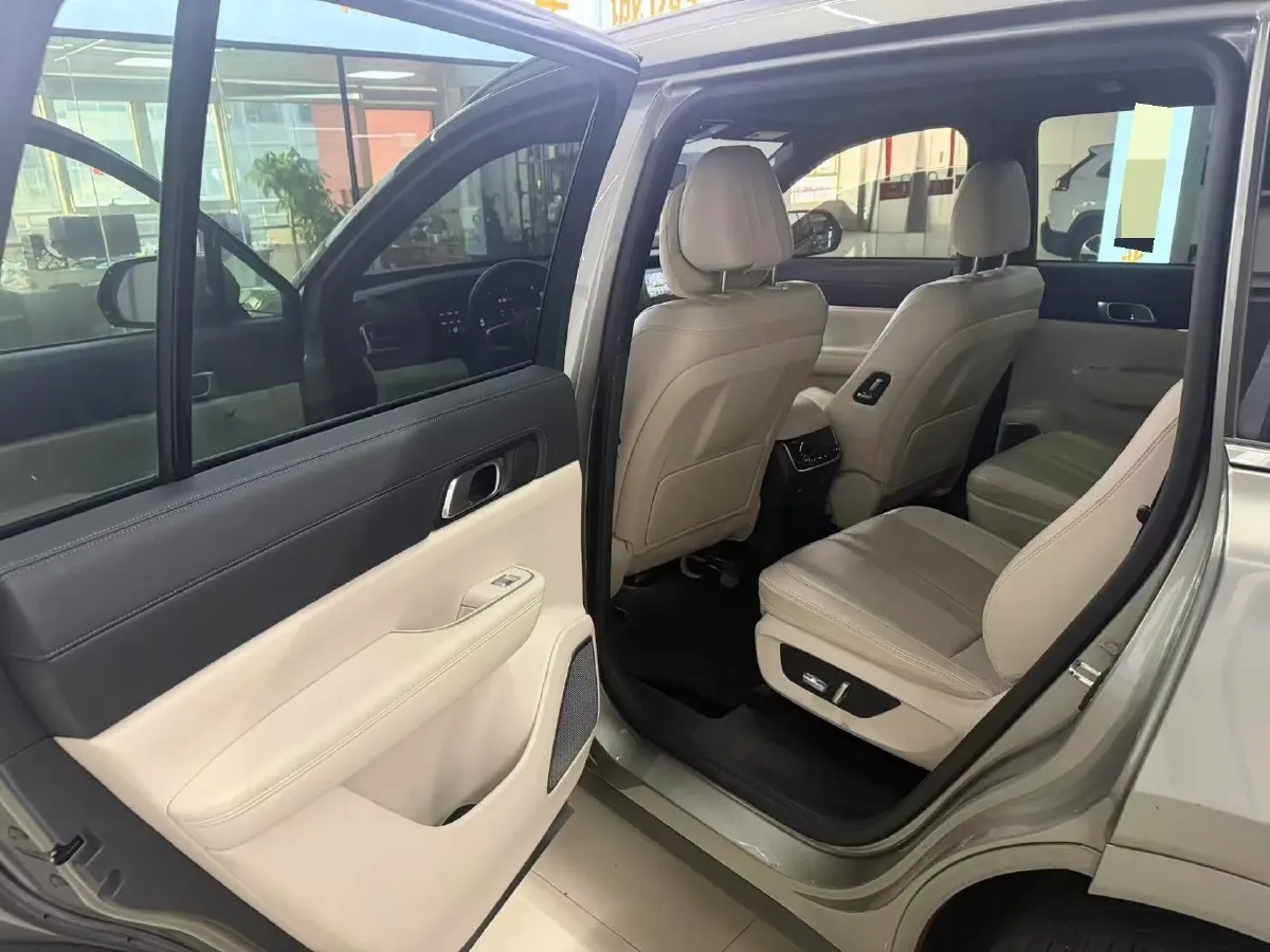 2020 Li ONE Range Extended 131HP REEV 40.5KWH,autocango,china used car exporter,china ev exporter,chinese used car exporter,chinese used ev exporter