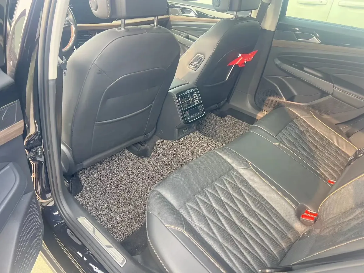 2019 Ford Taurus 2.0T 245HP L4 8AT,autocango,china used car exporter,china ev exporter,chinese used car exporter,chinese used ev exporter