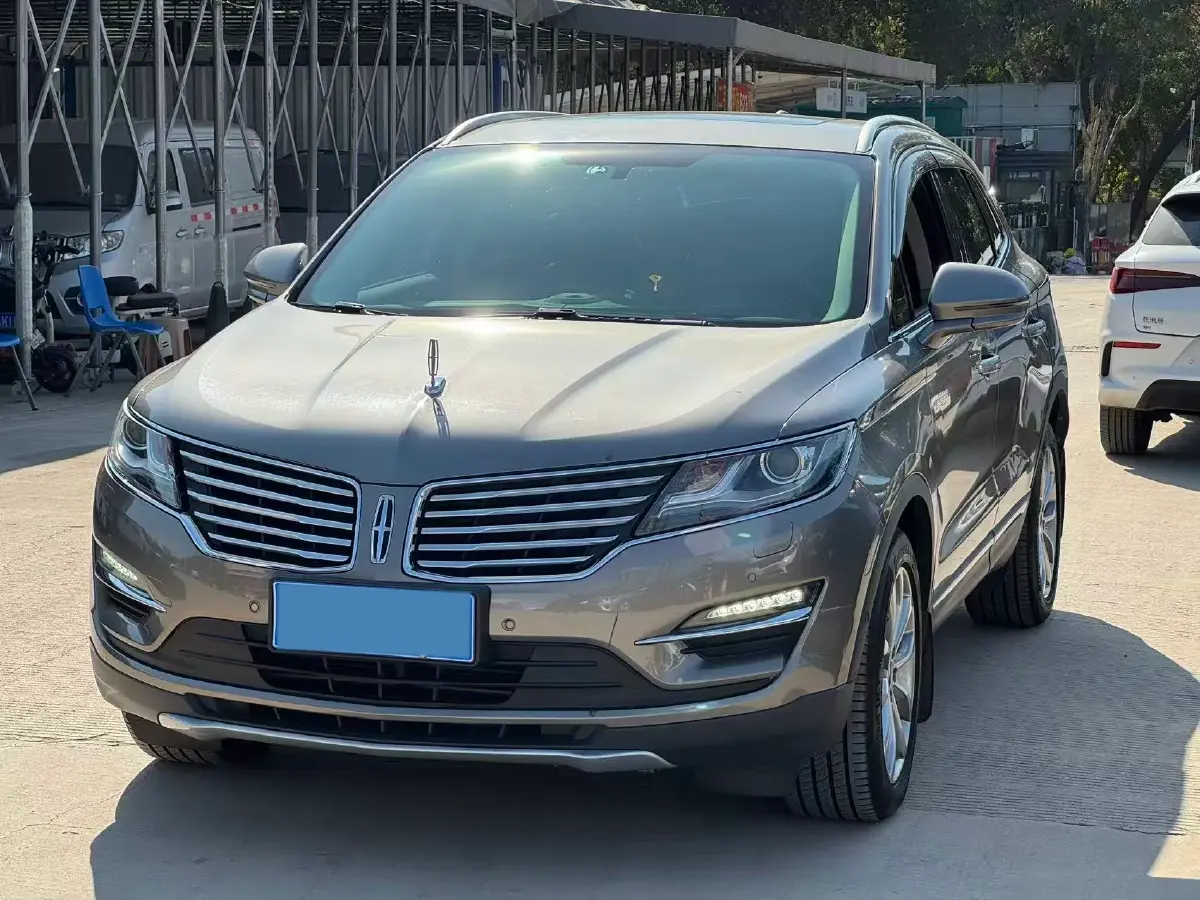 2018 Lincoln MKC 2.0T 253HP L4 6AT