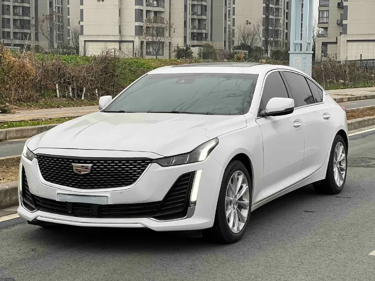2022 Cadillac CT5 2.0T 237HP L4 10AT