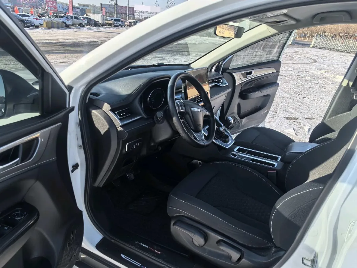 2021 Haval M6 1.5T 150HP L4 7DCT,autocango,china used car exporter,china ev exporter,chinese used car exporter,chinese used ev exporter