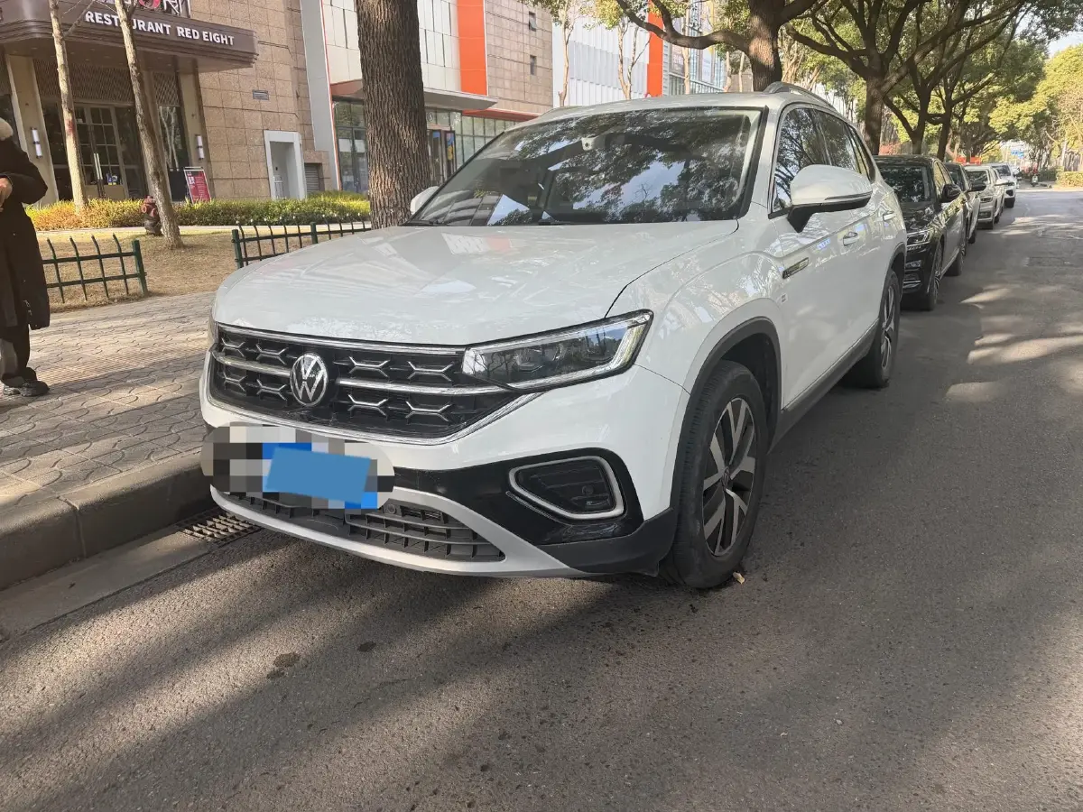 2023 Volkswagen Tayron 2.0T 186HP L4 7DCT