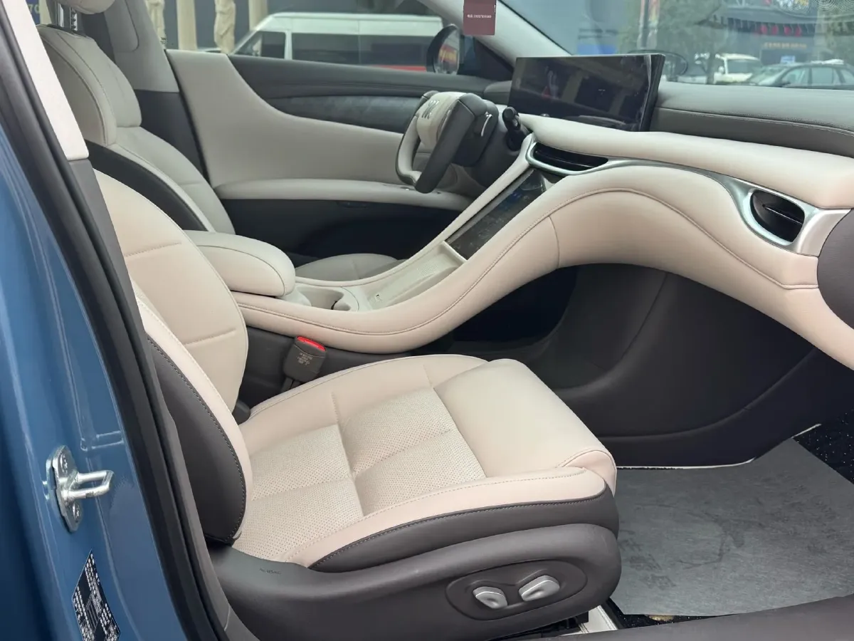 2024 IM L6 BEV 100KWH,autocango,china used car exporter,china ev exporter,chinese used car exporter,chinese used ev exporter