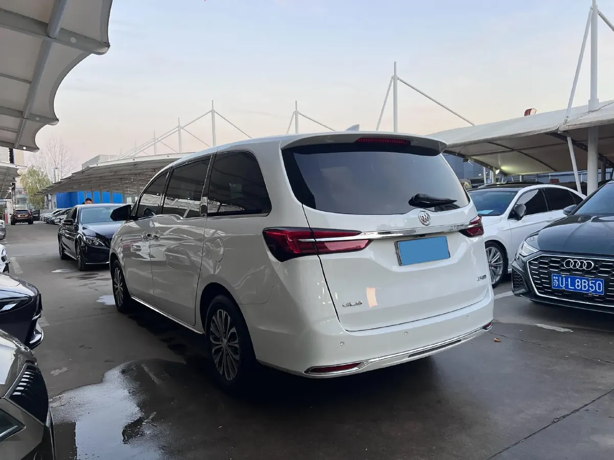 2023 Buick GL8 2.0T 237HP L4 9AT,autocango,china used car exporter,china ev exporter,chinese used car exporter,chinese used ev exporter