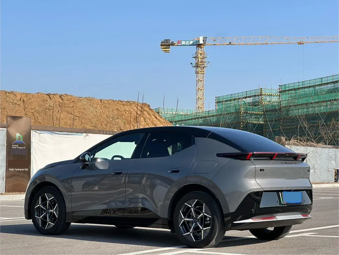 2025 Dongfeng Z9 2.0T 258HP L4 8AT,autocango,china used car exporter,china ev exporter,chinese used car exporter,chinese used ev exporter