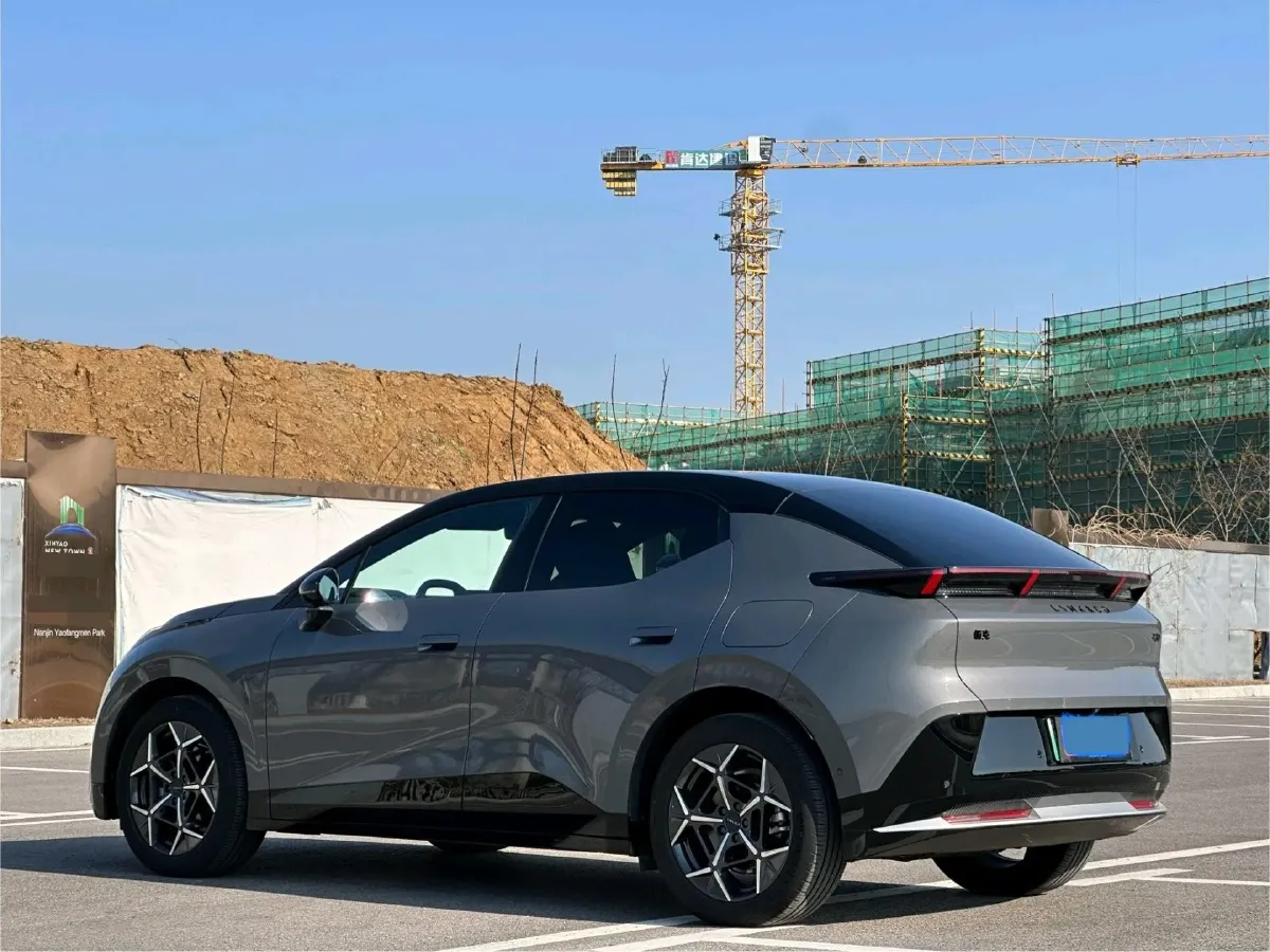 2025 Dongfeng Z9 2.0T 258HP L4 8AT,autocango,china used car exporter,china ev exporter,chinese used car exporter,chinese used ev exporter