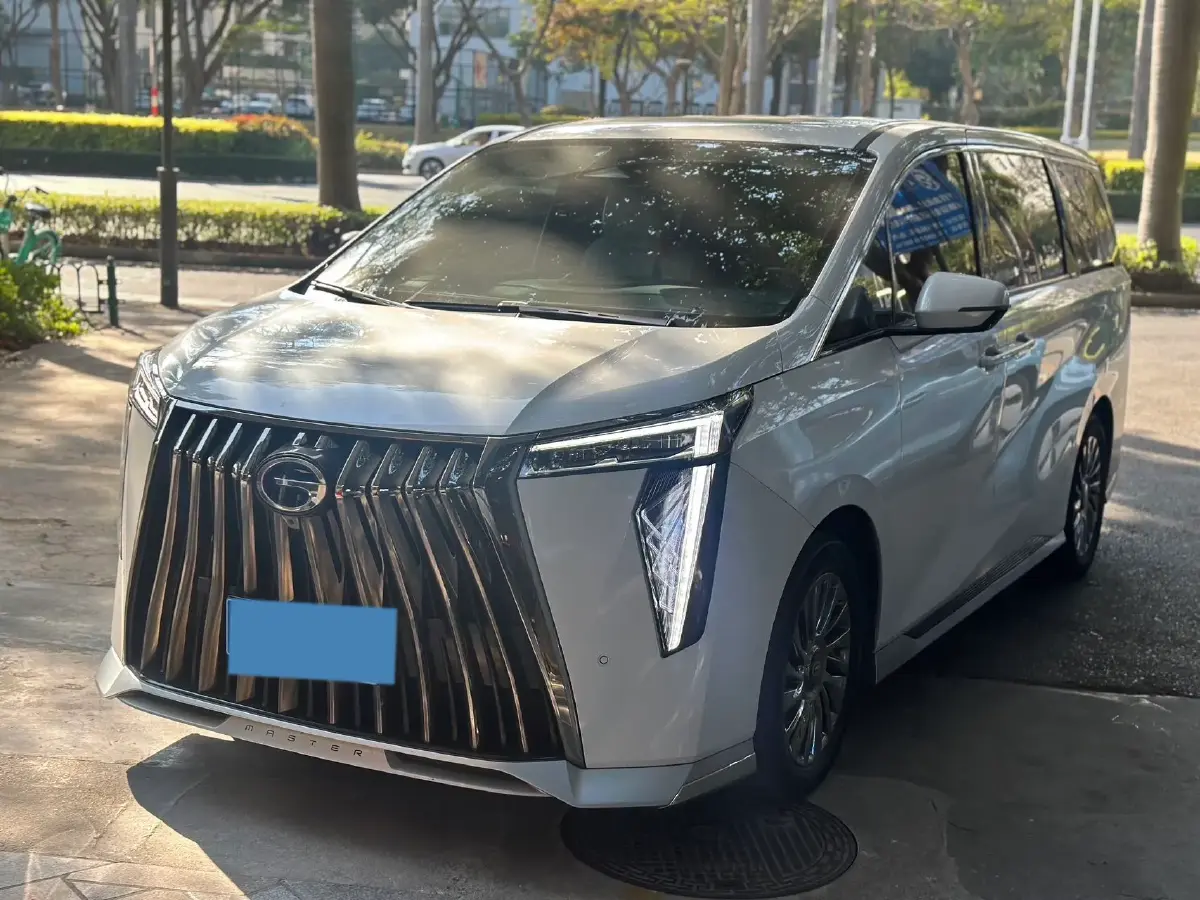 2023 GAC Trumpchi M8 2.0T 190HP L4 E-CVT Hybrid