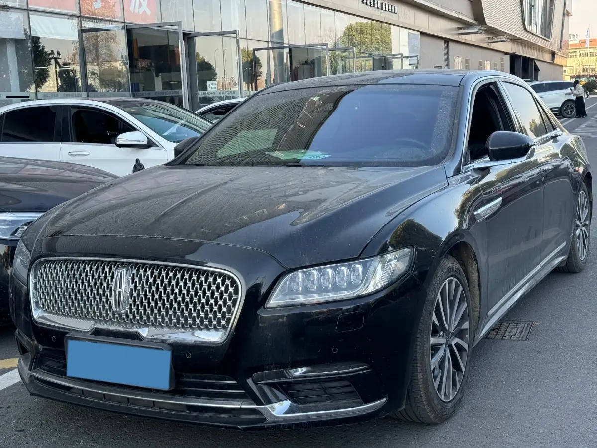 2017 Lincoln Continental 2.0T 261HP L4 6AT