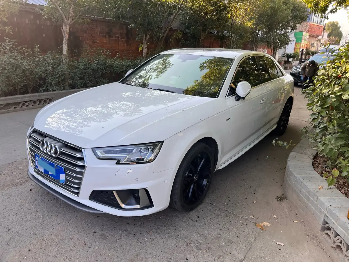 2019 Audi A4L 2.0T 190HP L4 7DCT