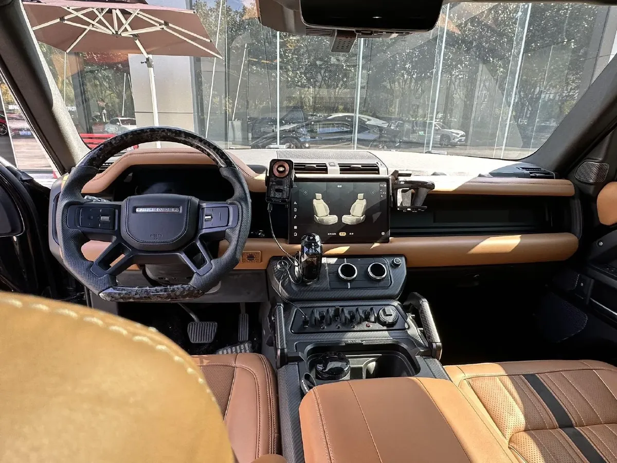 2024 Land Rover Defender 3.0T 400HP L6 8AT,autocango,china used car exporter,china ev exporter,chinese used car exporter,chinese used ev exporter