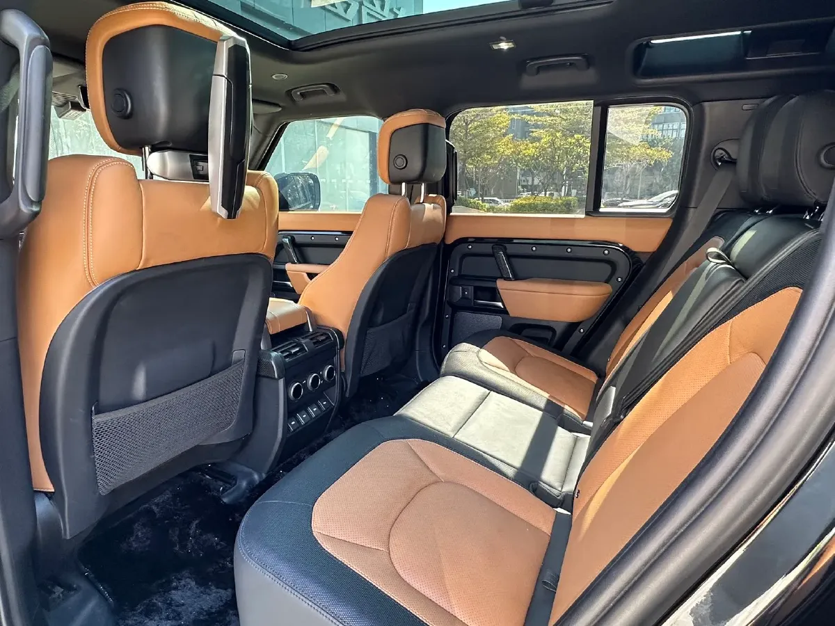 2024 Land Rover Defender 3.0T 400HP L6 8AT,autocango,china used car exporter,china ev exporter,chinese used car exporter,chinese used ev exporter