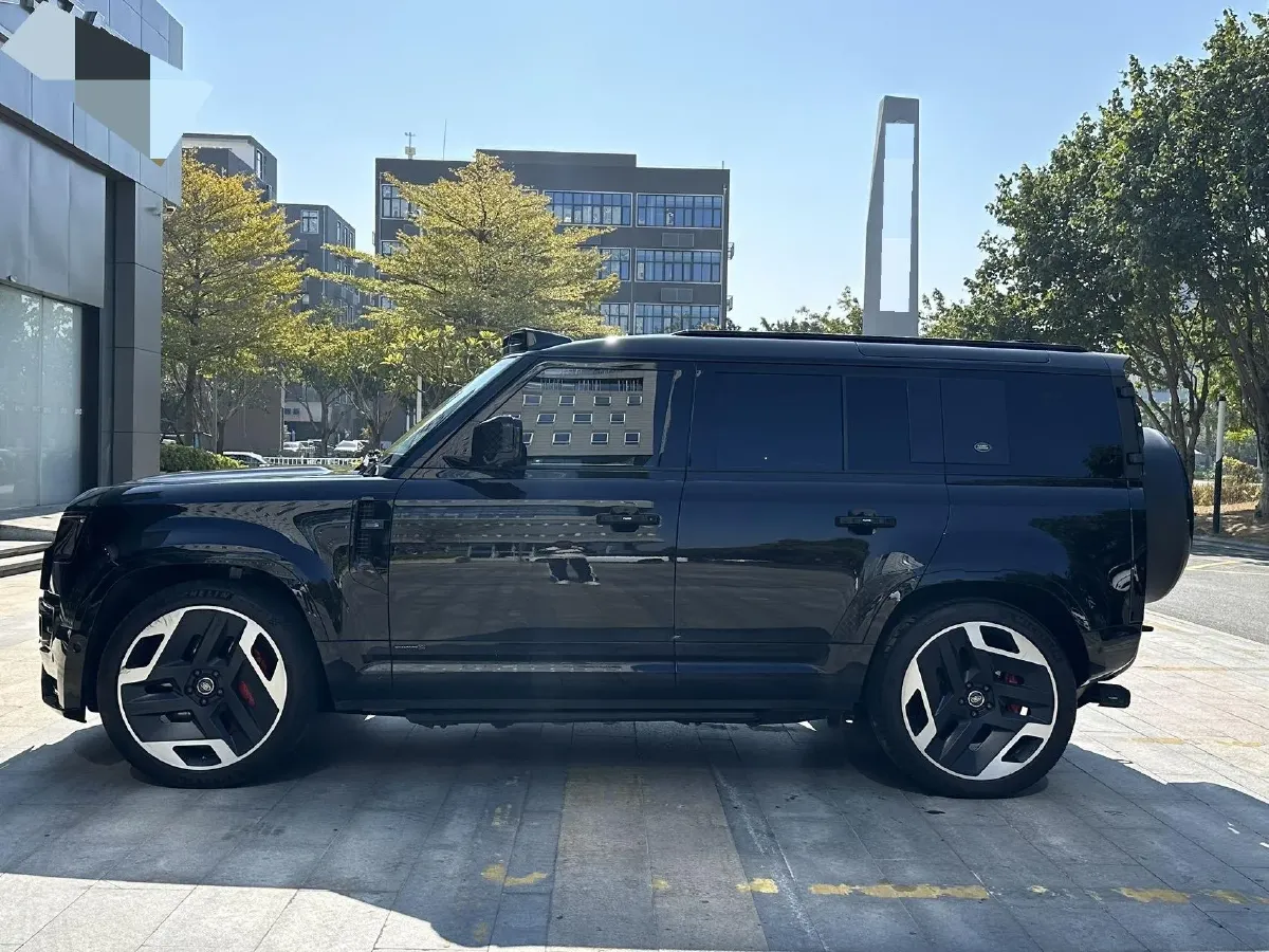 2024 Land Rover Defender 3.0T 400HP L6 8AT,autocango,china used car exporter,china ev exporter,chinese used car exporter,chinese used ev exporter