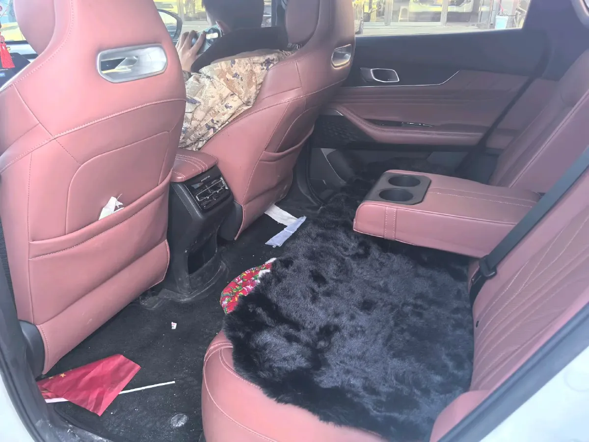 2023 ChangAn UNI-K iDD 1.5T 170HP L4 6TCT PHEV 28.39KWH,autocango,china used car exporter,china ev exporter,chinese used car exporter,chinese used ev exporter