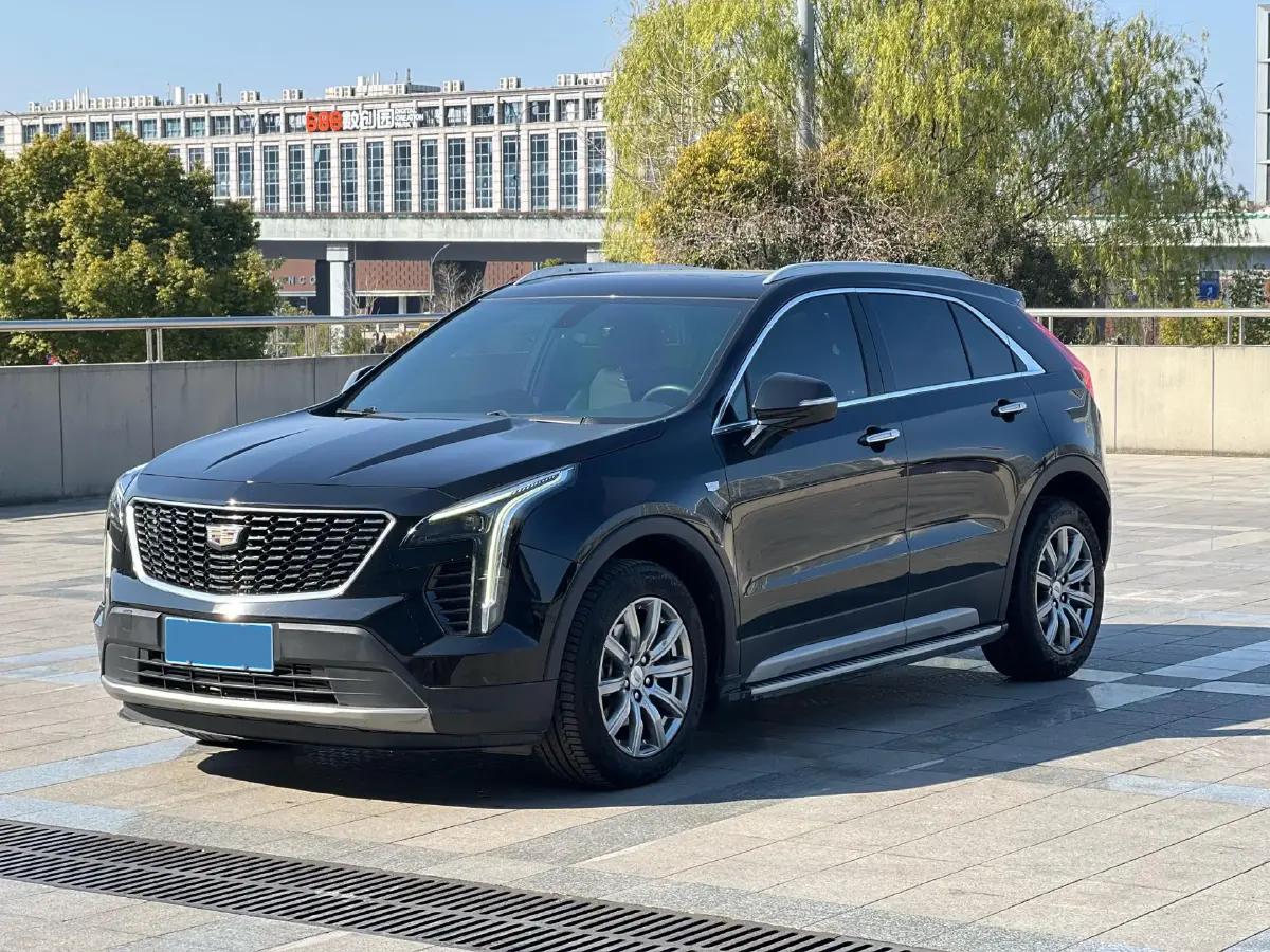 2020 Cadillac XT4 2.0T 241HP L4 9AT