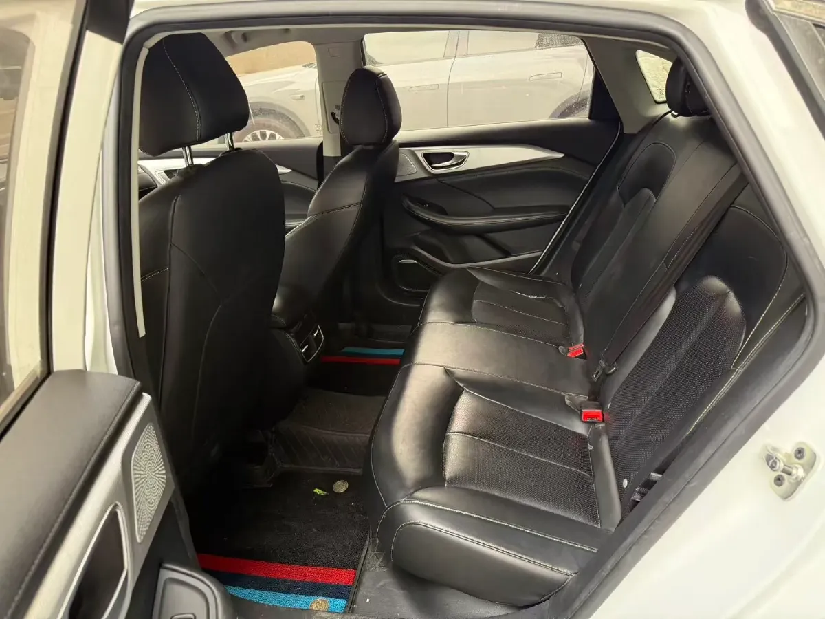 2020 Roewe i6 MAX 1.5T 169HP L4 AMT PHEV,autocango,china used car exporter,china ev exporter,chinese used car exporter,chinese used ev exporter