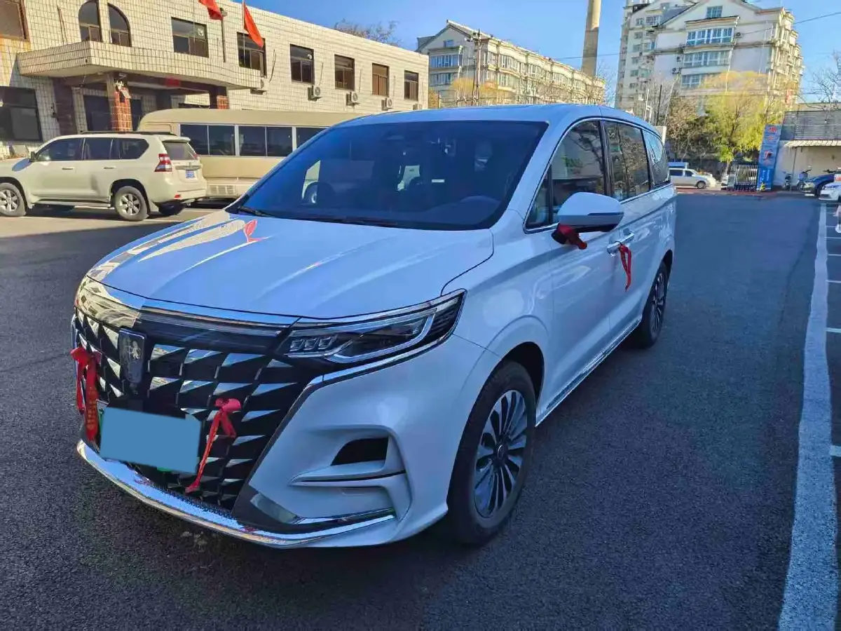 2025 Roewe iMAX8 1.5T 150HP L4 1DHT PHEV 24.7KWH
