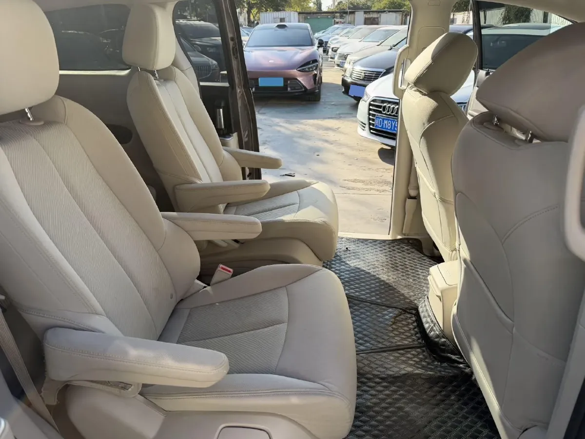 2022 Buick GL8 2.0T 237HP L4 9AT,autocango,china used car exporter,china ev exporter,chinese used car exporter,chinese used ev exporter