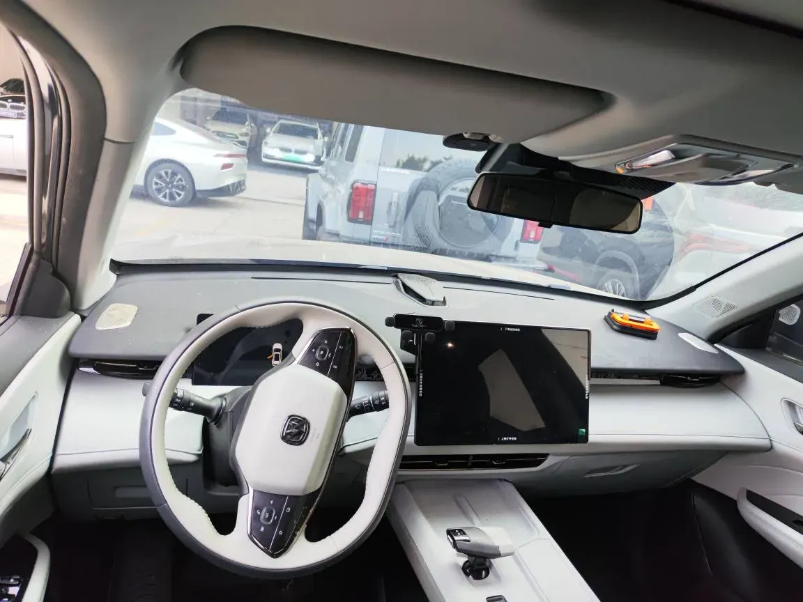 2024 ChangAn UNI-Z 1.5L 98HP L4 E-CVT PHEV 18.4KWH,autocango,china used car exporter,china ev exporter,chinese used car exporter,chinese used ev exporter