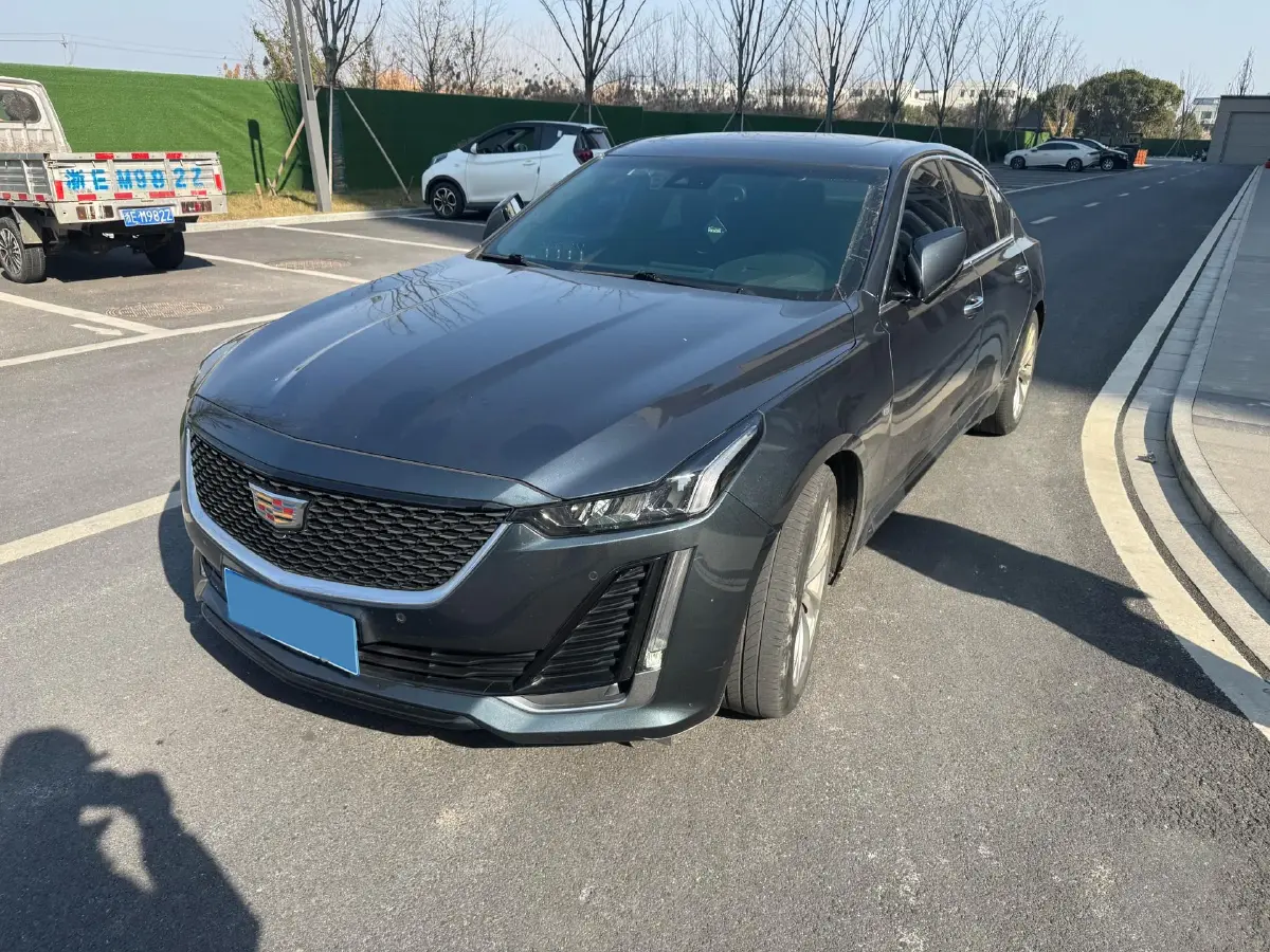 2022 Cadillac CT5 2.0T 237HP L4 10AT