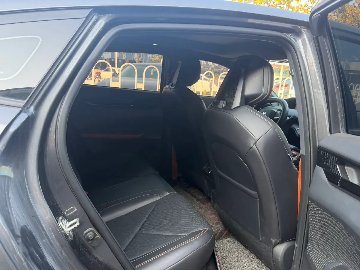 2022 ChangAn UNI-V 1.5T 188HP L4 7DCT,autocango,china used car exporter,china ev exporter,chinese used car exporter,chinese used ev exporter